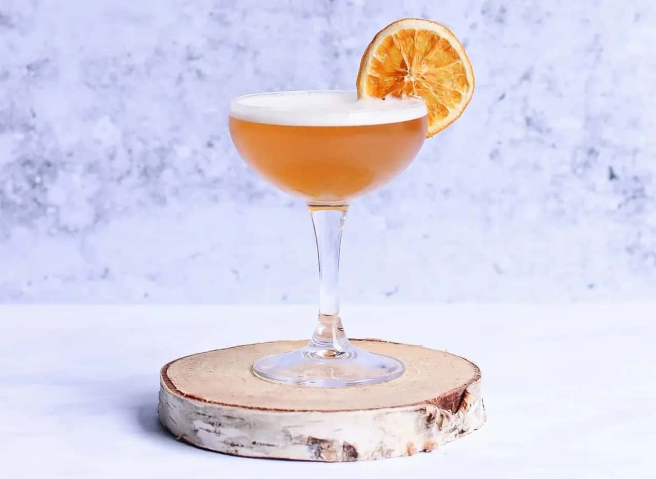 Jak zrobić koktajl z whisky? Przepisy i porady eksperta